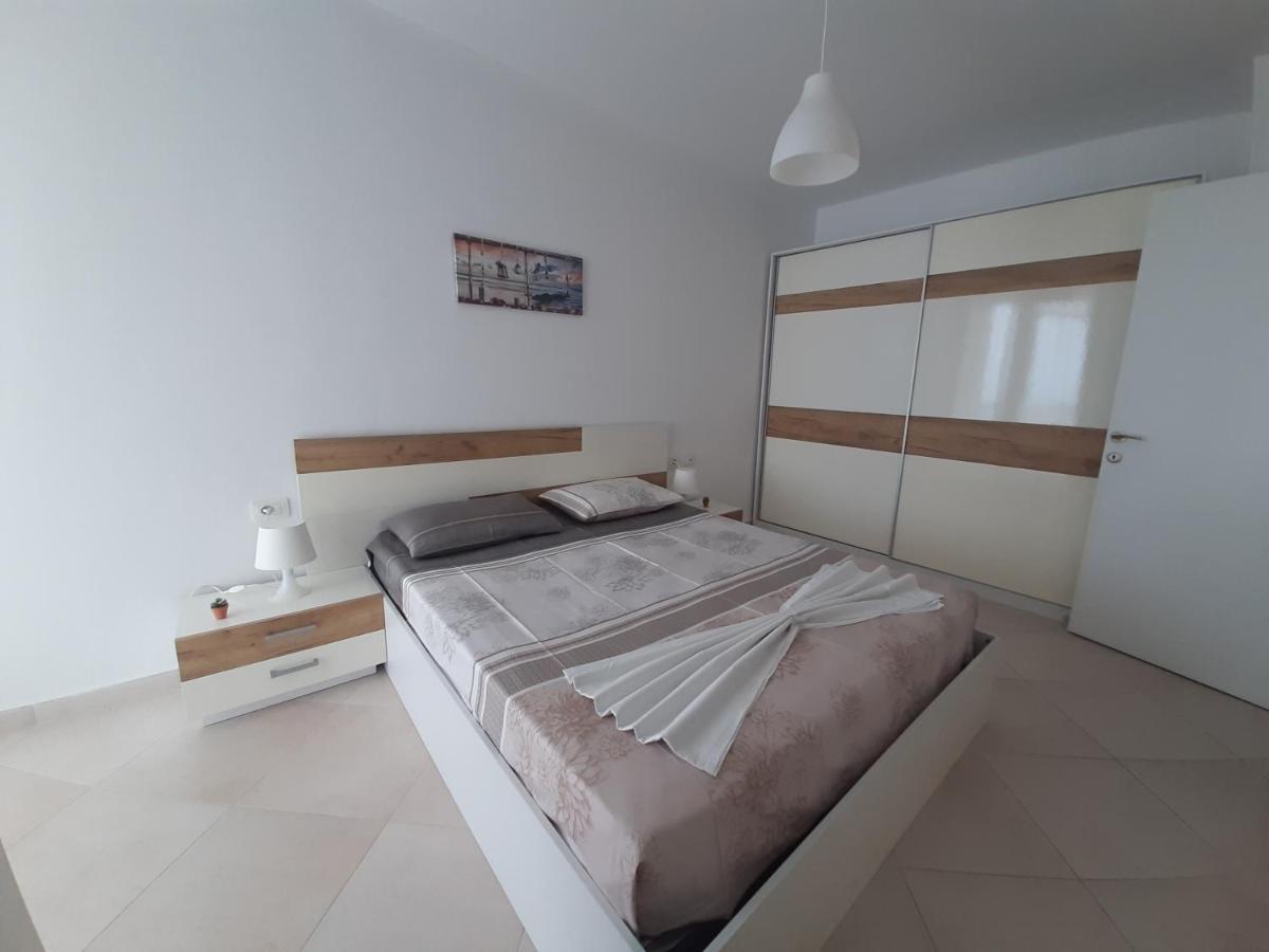 Kela Apartments Sarandë エクステリア 写真
