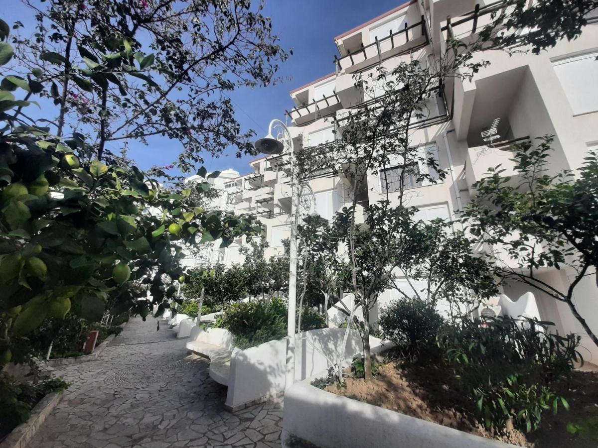Kela Apartments Sarandë エクステリア 写真