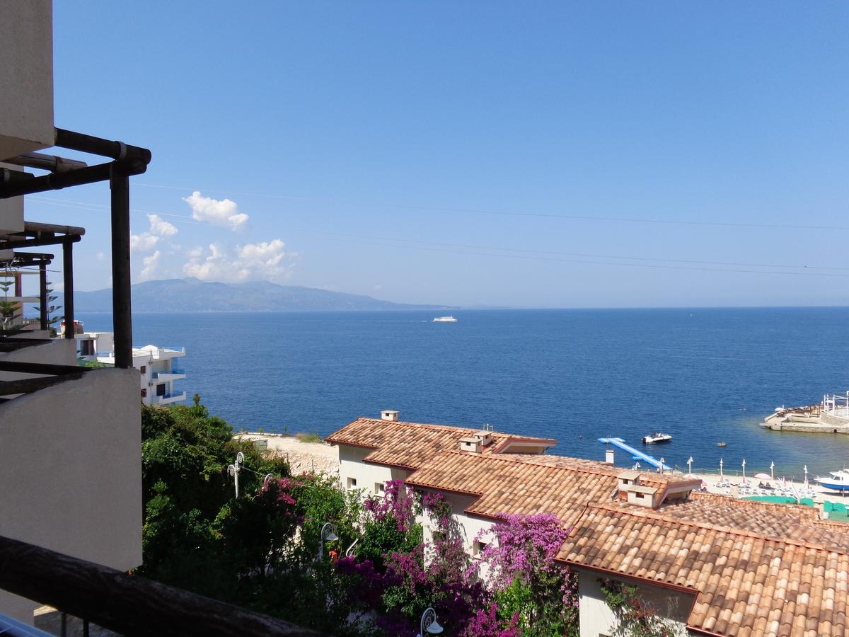 Kela Apartments Sarandë エクステリア 写真